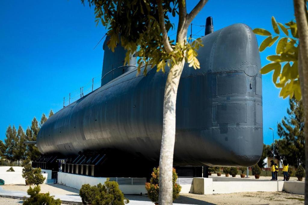 Hatten Place Melaka Εξωτερικό φωτογραφία The submarine museum
